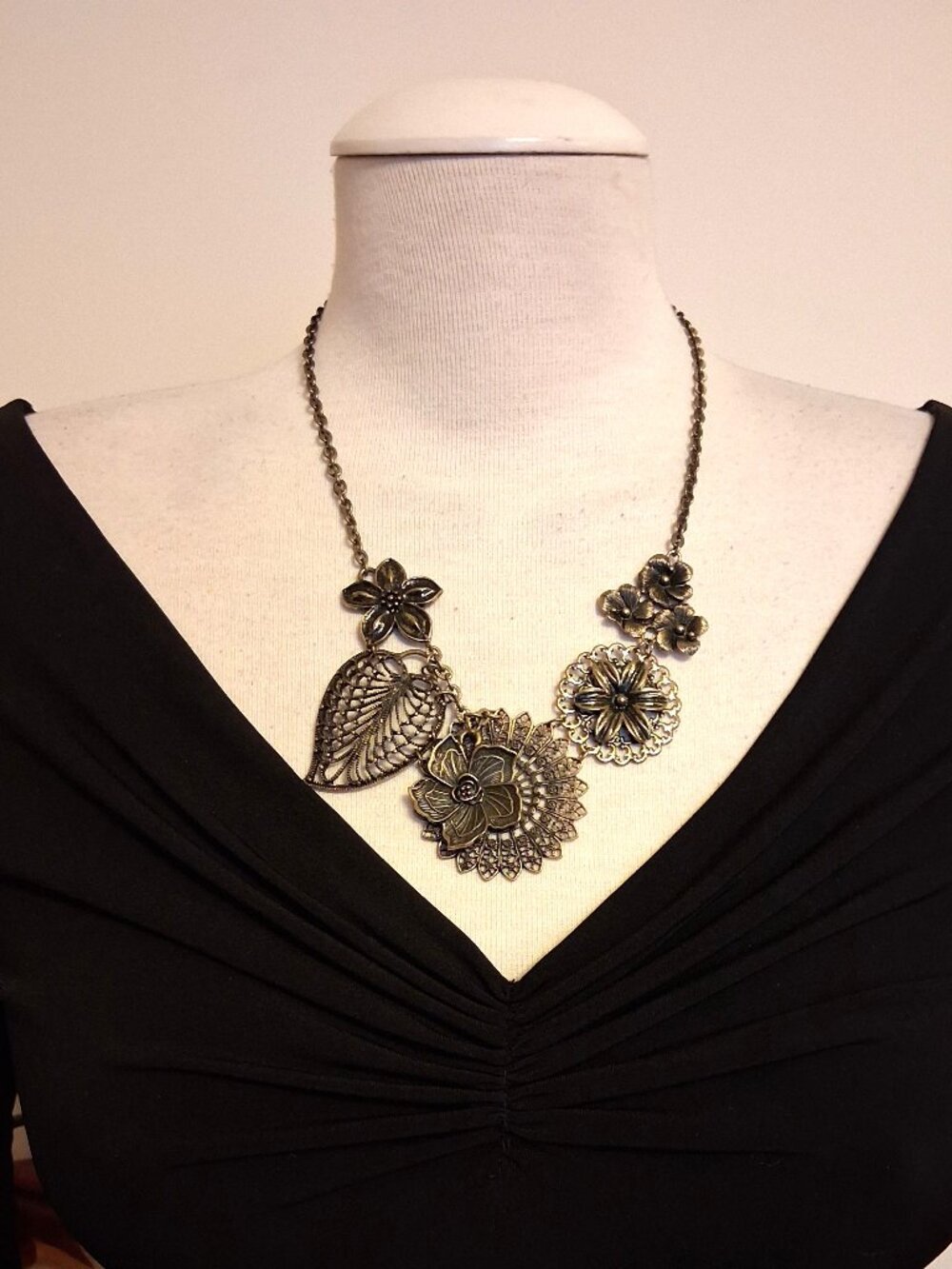 Vintage Floral Charms Contemporary Edge Brass Statement Necklace VTG Jewelry